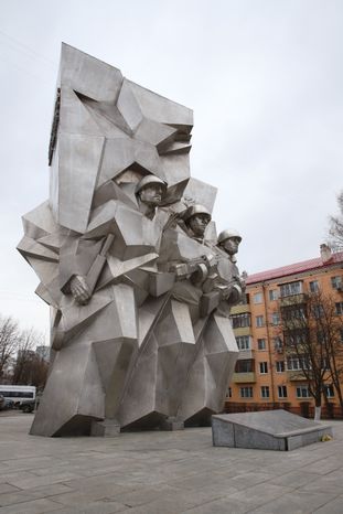 Памятник подольским курсантам
