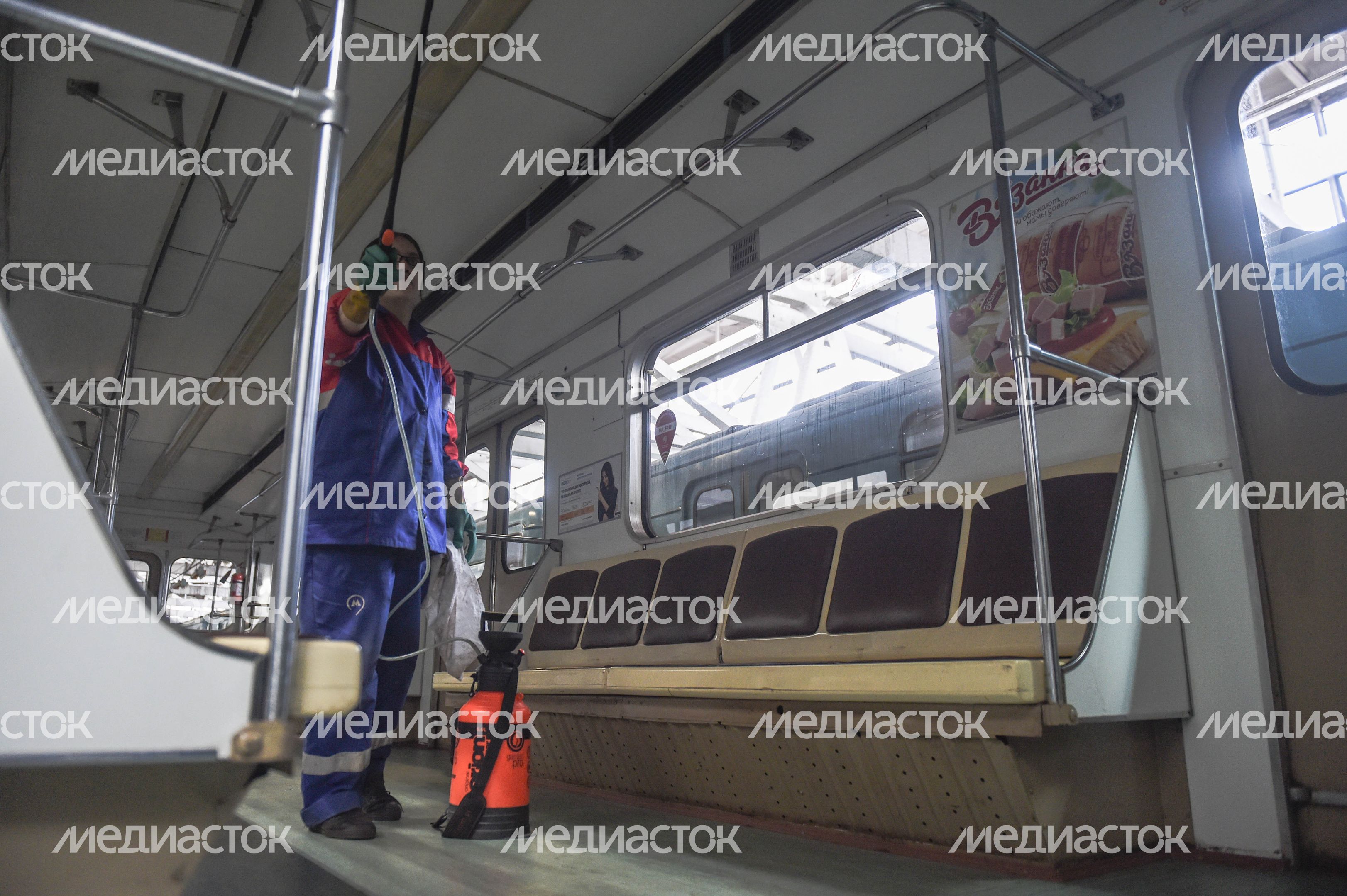 Кварцевание и мытье вагонов метро