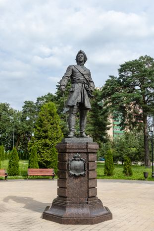 Лосино-Петровский. Памятник Петру