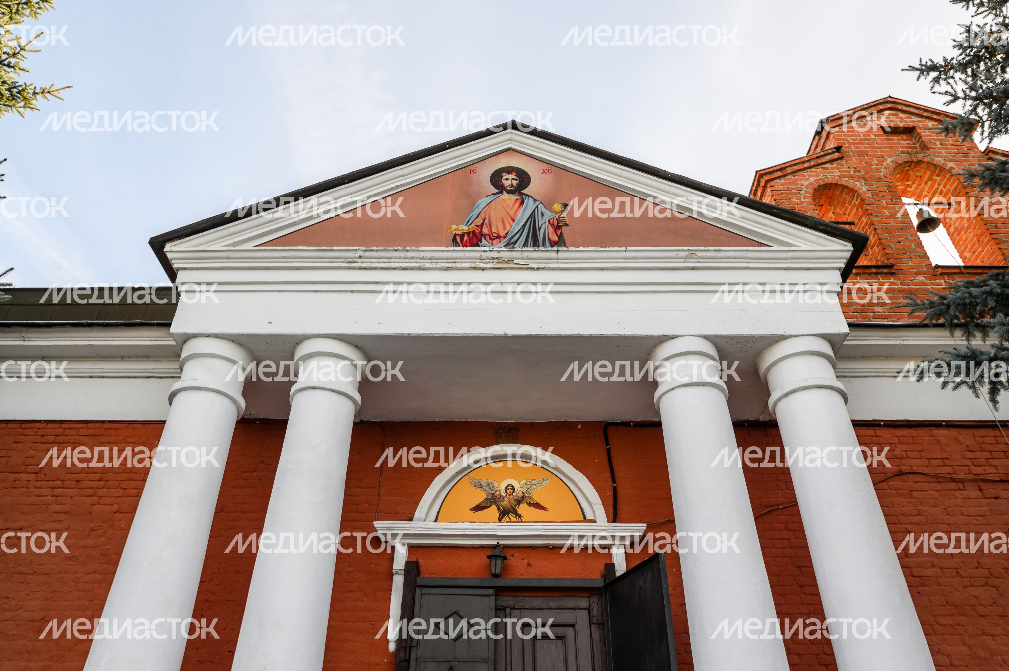 Церковь Иверской иконы Божией Матери в селе Растуново округа Домодедово Церковь Иверской иконы Божией Матери в селе Растуново округа Домодедово