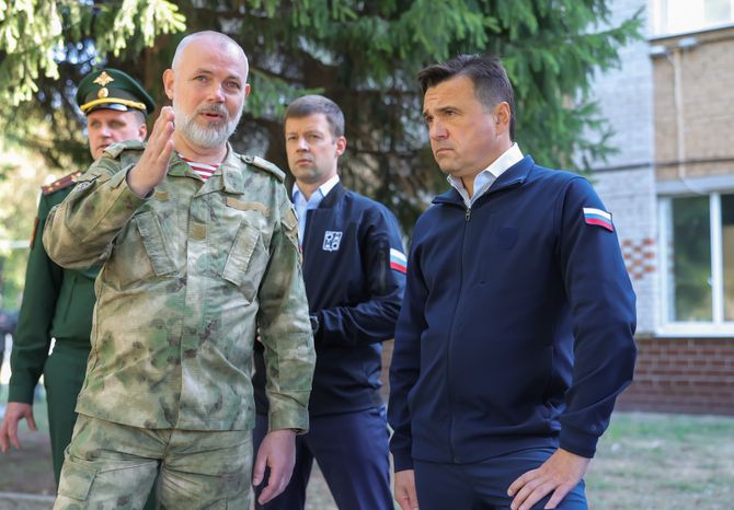 Андрей Воробьев проверил работу пункта отбора на военную службу по контракту в Балашихе