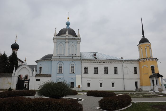 Свято-Троицкий Ново-Голутвин женский монастырь в Коломне