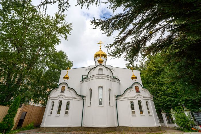 Храм Пантелеймона Целителя на территории Центральной районной больницы в Пушкино