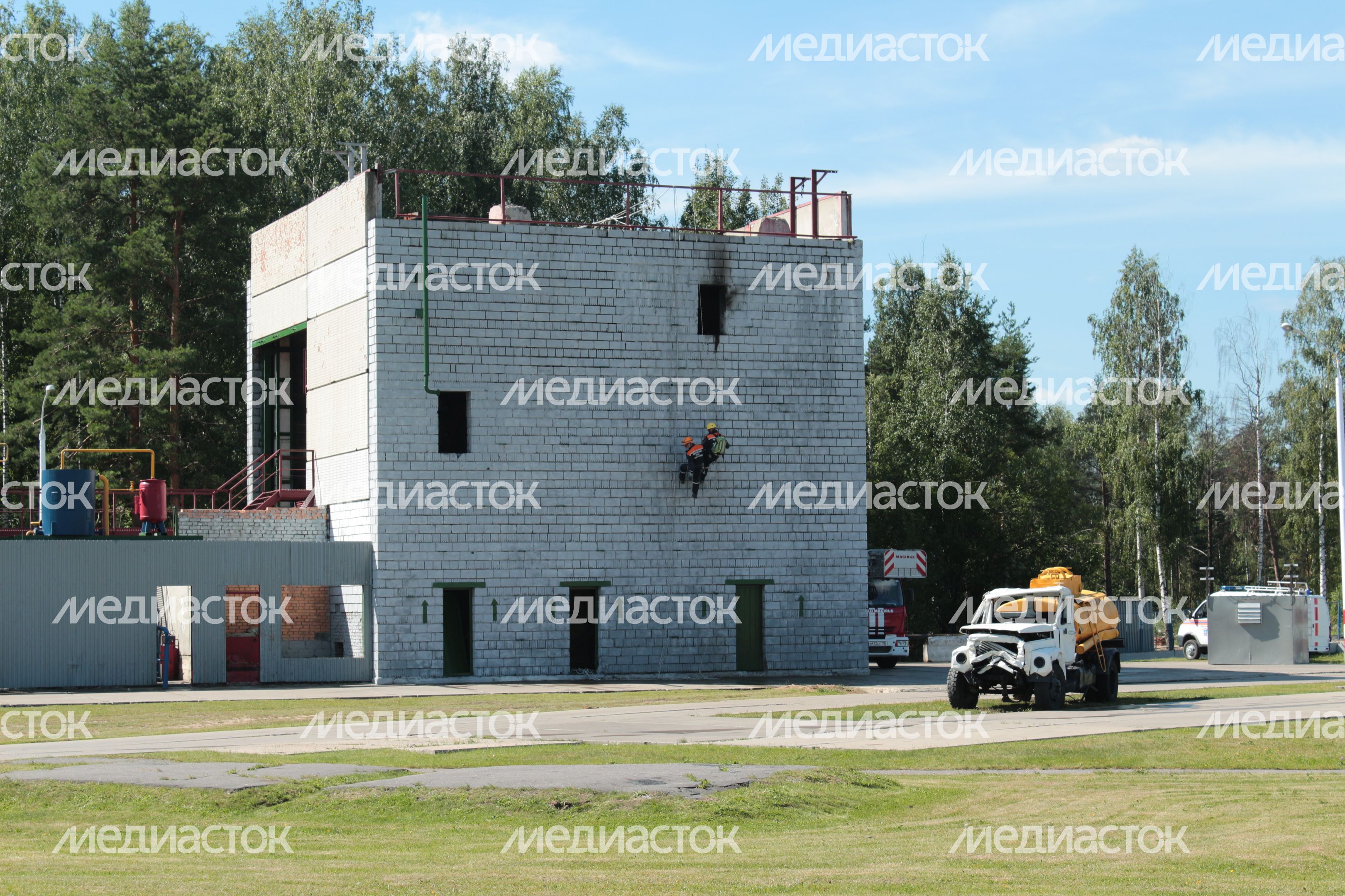 Учения спасателей в Международном лагере USAR-2015 в Ногинске