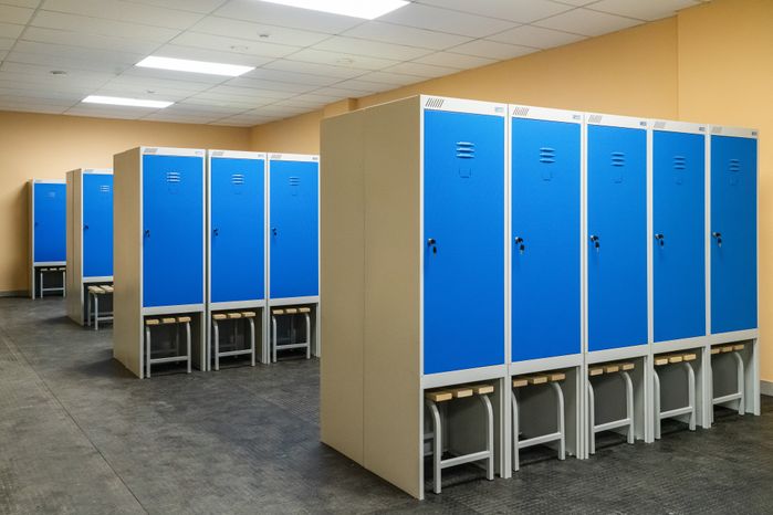 Раздевалки в физкультурно‑оздоровительном комплексе «Арсенал»
