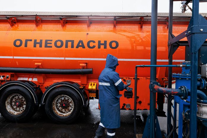 Терминал по перевалке и хранению светлых нефтепродуктов в Красногорске