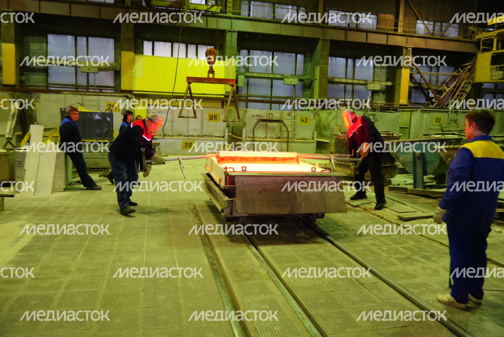 Посещение губернатором завода оптического стекла в Лыткарино