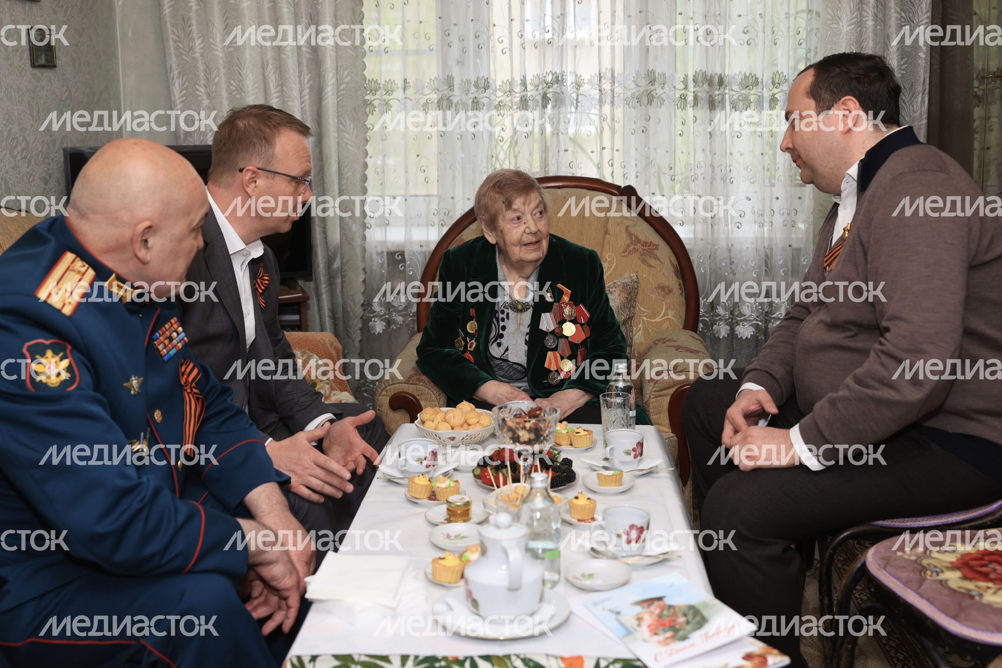 Игорь Даниленко лично поздравил ветерана Великой Отечественной войны с Днём Победы в подмосковном Королёве
