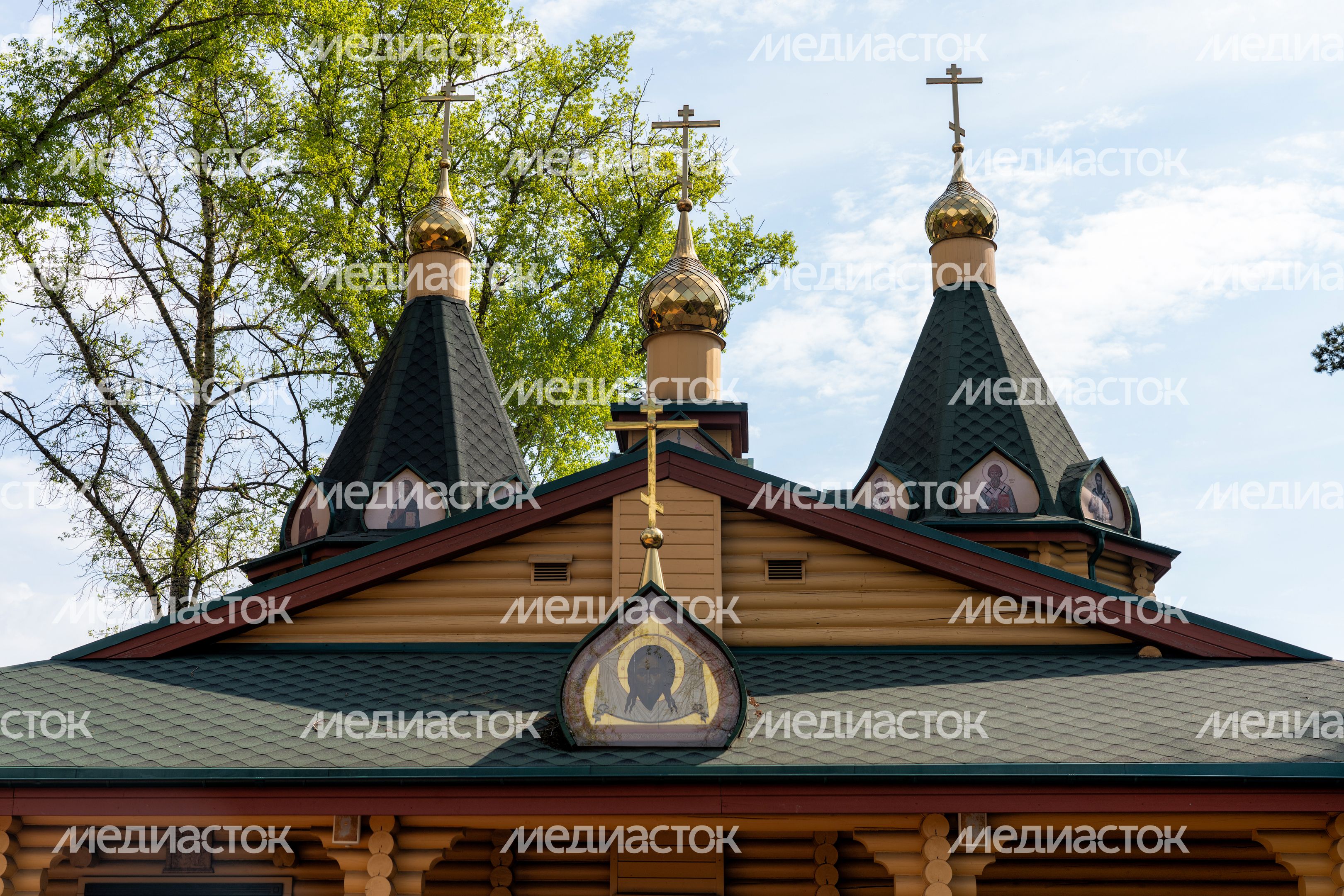Деревянная церковь Богоявления Господня в поселке Жаворонки Одинцовского округа