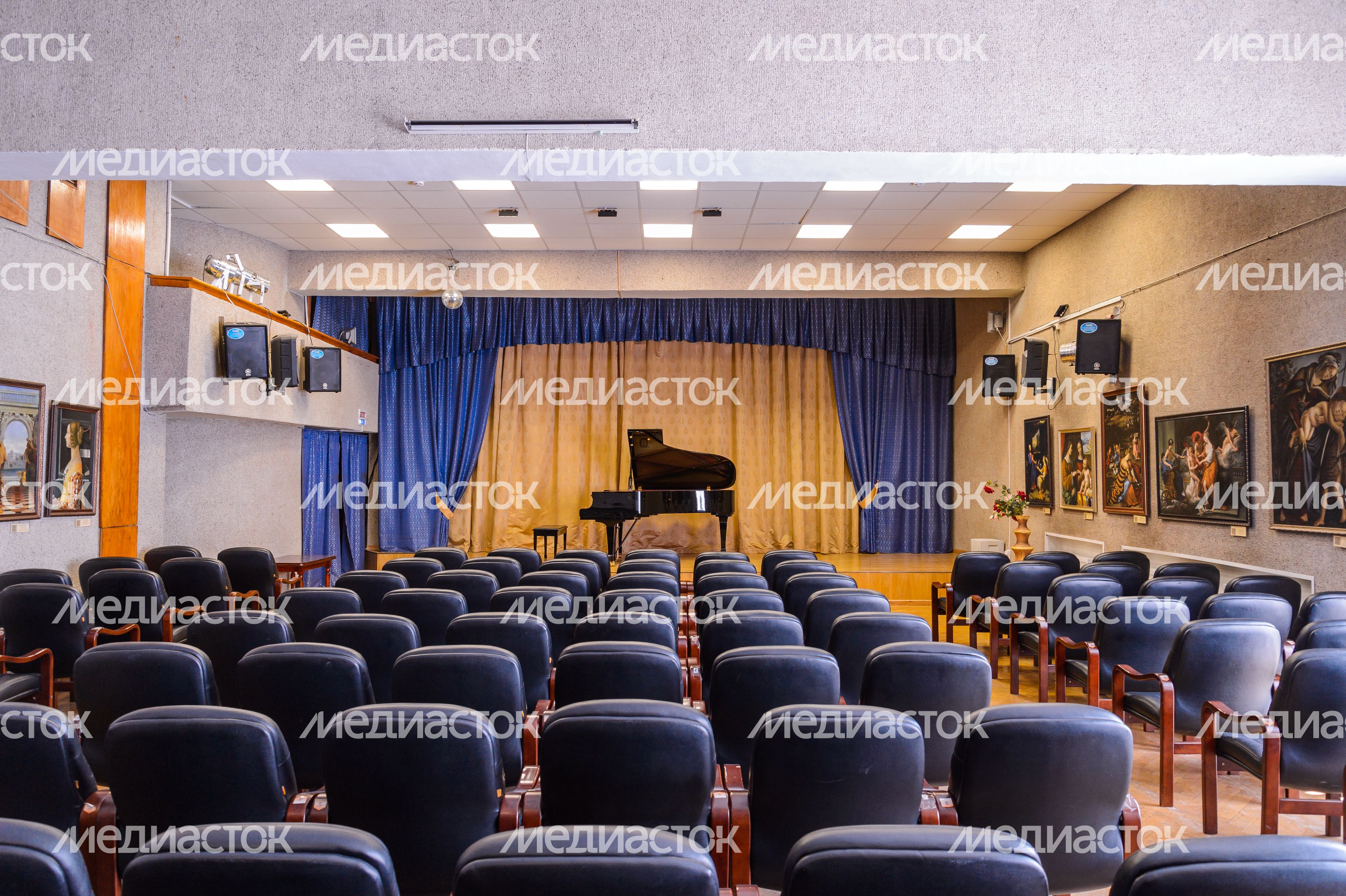 Большая гостиная Дома ученых НЦЧ РАН в Черноголовке Большая гостиная Дома ученых НЦЧ РАН в Черноголовке