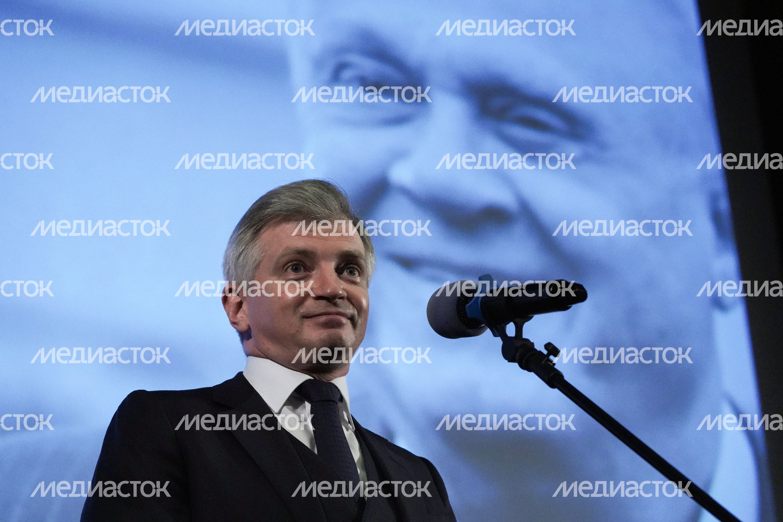 Церемония прощания с режиссером Владимиром Меньшовым в Москве Церемония прощания с режиссером Владимиром Меньшовым в Москве