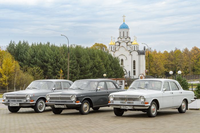 Ленинские Горки. Закрытие летнего сезона Клуба любителей автомобилей «Волга-242»