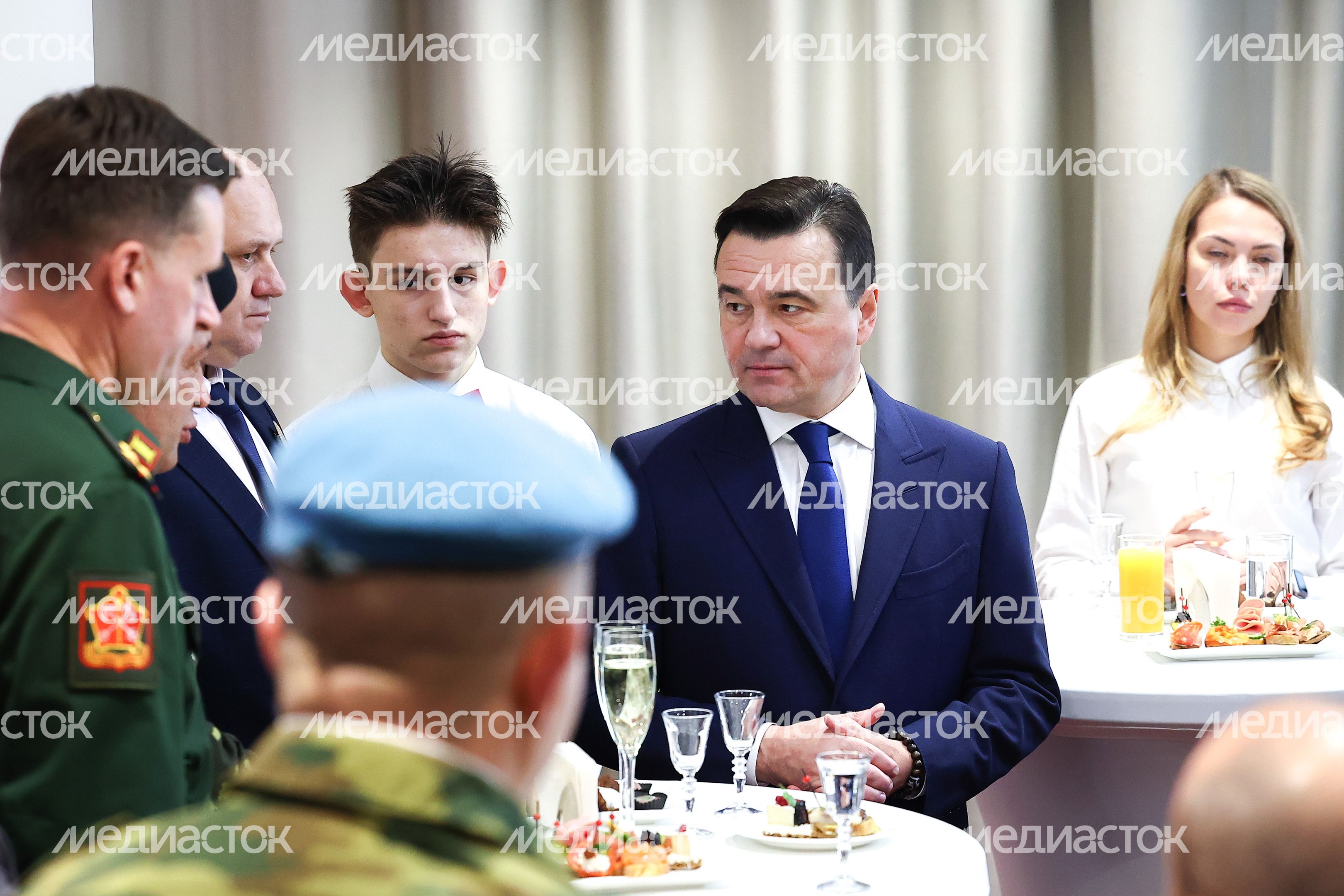 Награждение добровольцев из отряда «БАРС» Губернатором Подмосковья