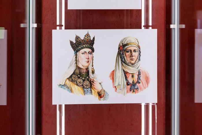Украшения и детали одежды жителей Древней Руси на выставке «Стиль былых времен» в Музейно-выставочном комплексе Дмитровского кремля