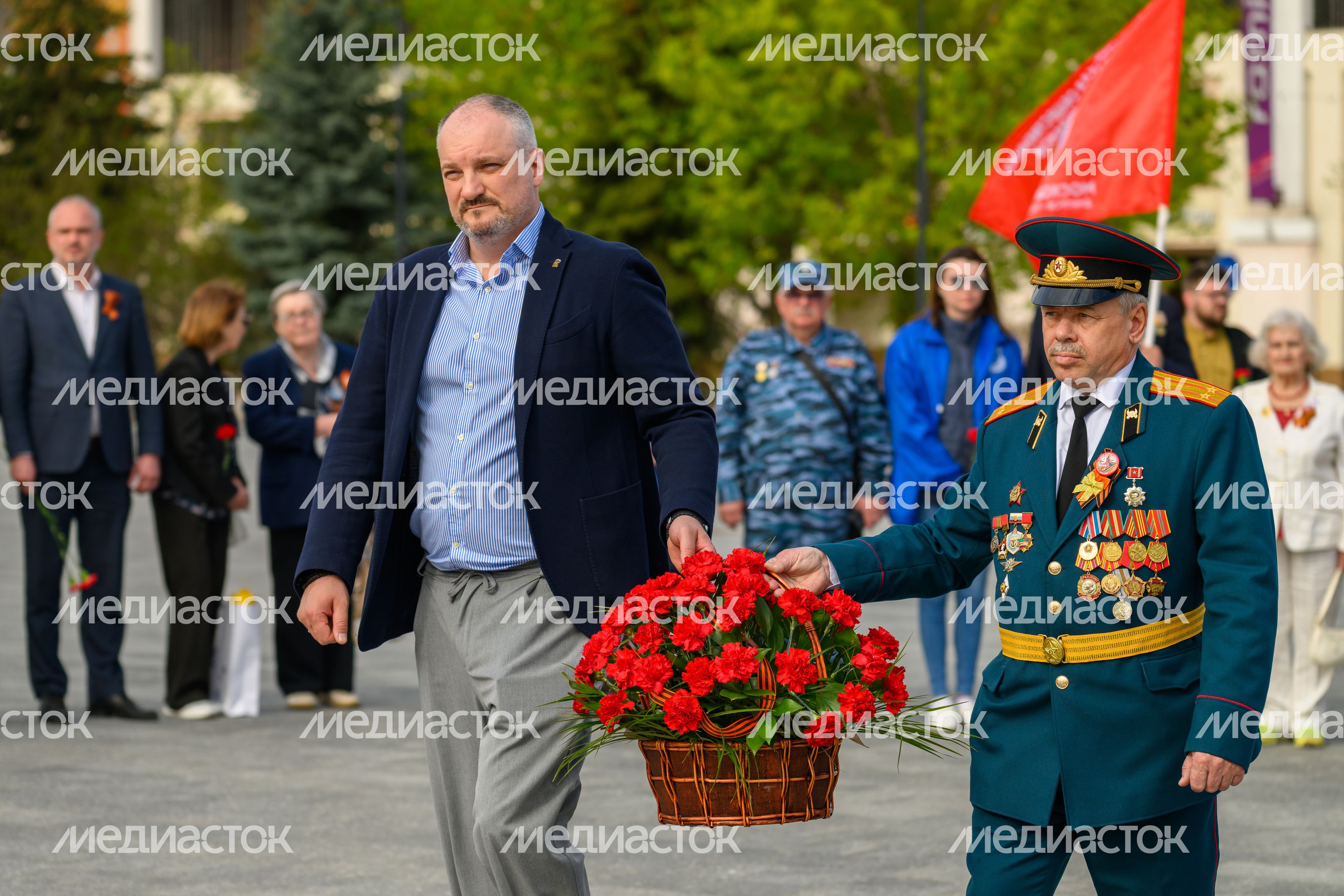 Возложение ветеранами цветов к мемориалу в Дмитровском округе в преддверие Дня Победы Возложение ветеранами цветов к мемориалу в Дмитровском округе в преддверие Дня Победы