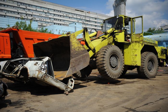 Утилизация бесхозных автомобилей в Москве