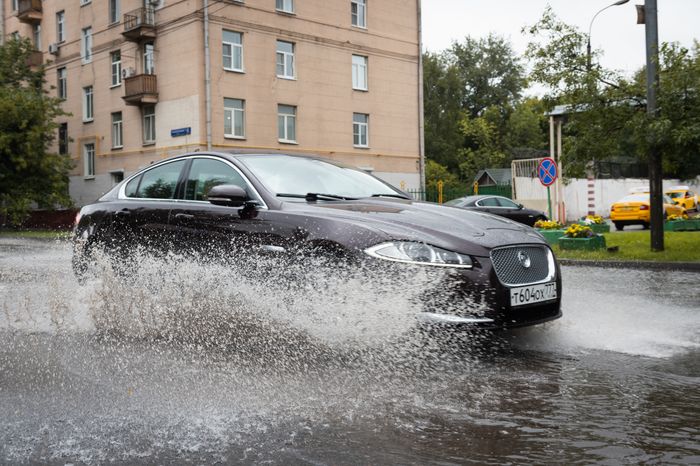 Проливной дождь в Москве