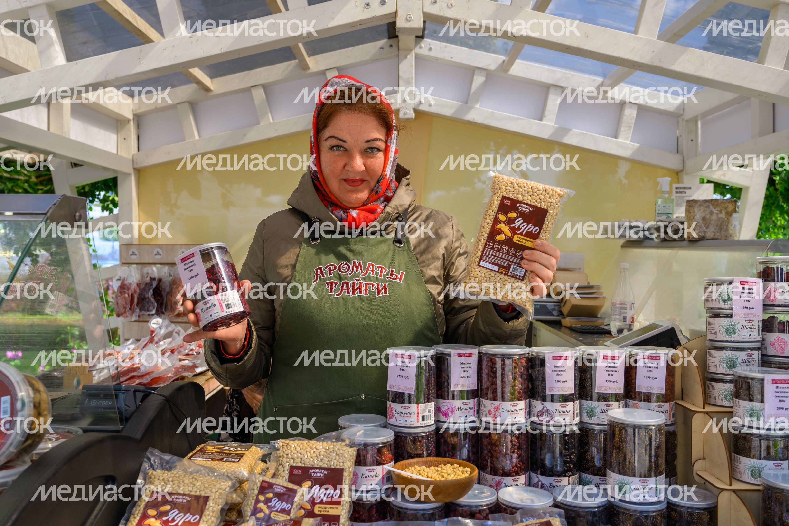 Ярмарка продуктов питания, произведенных в Подмосковье, на гастрономическом фестивале «Вкусы России» 2026 на ВДНХ