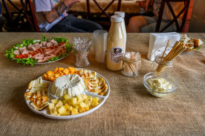 Молочные продукты собственного изготовления на ферме «Веселая корова» в деревне Антоново Раменского округа