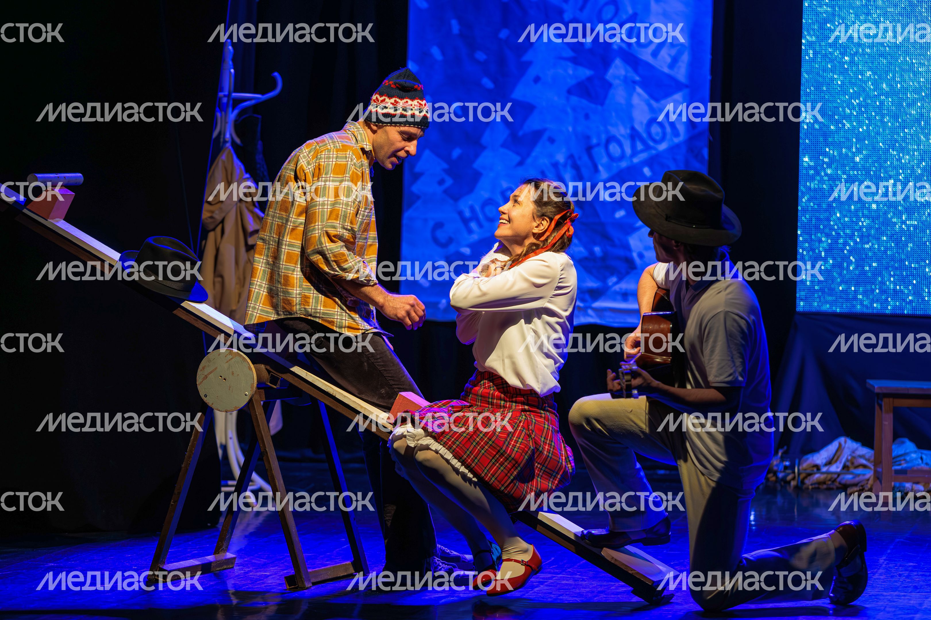 Спектакль «Фантазеры» театра «Чеховская студия» на фестивале «Долгопрудненская осень» Спектакль «Фантазеры» театра «Чеховская студия» на фестивале «Долгопрудненская осень»