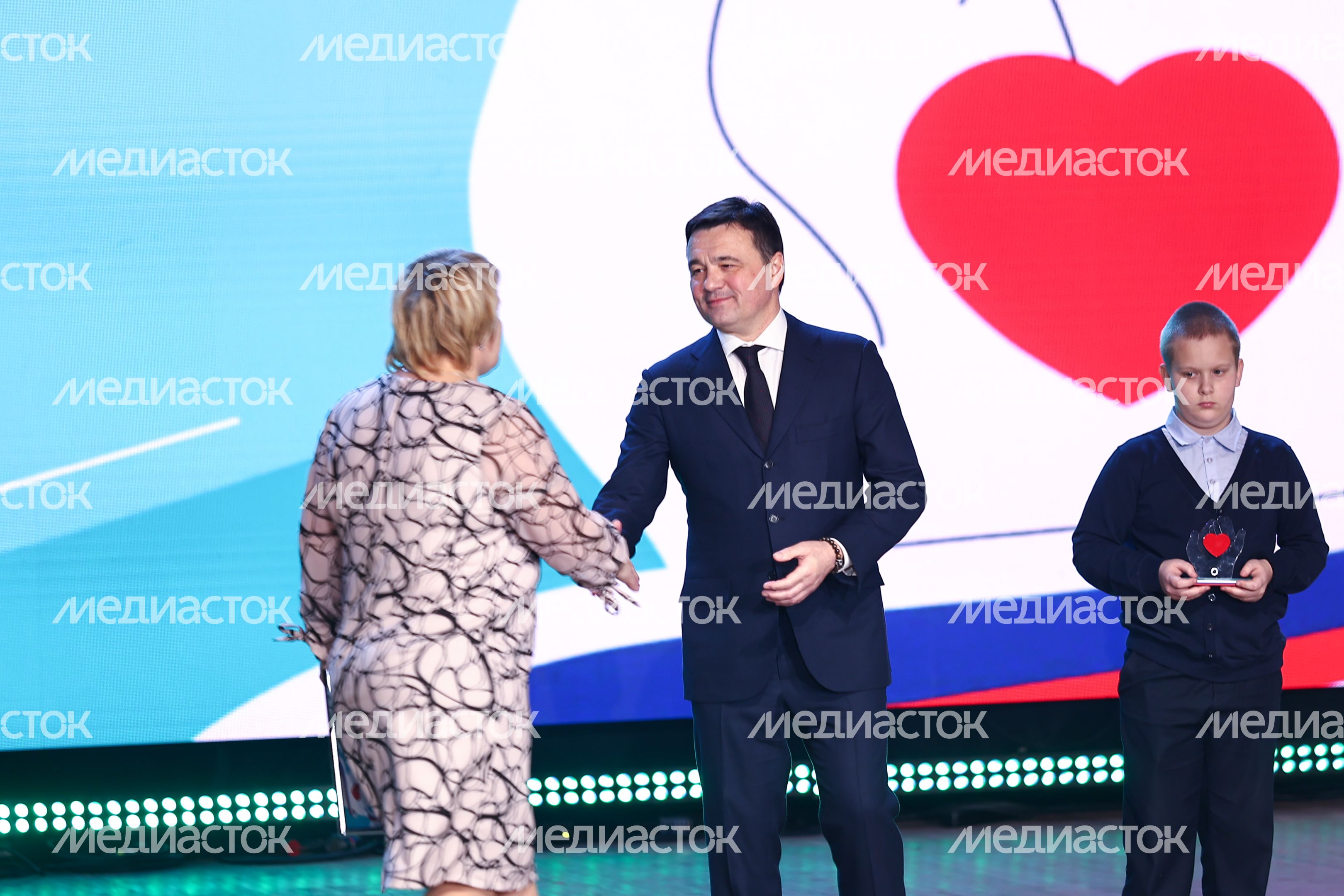 Награждение Губернатором лауреатов губернаторской премии «Мы рядом. Доброе дело»