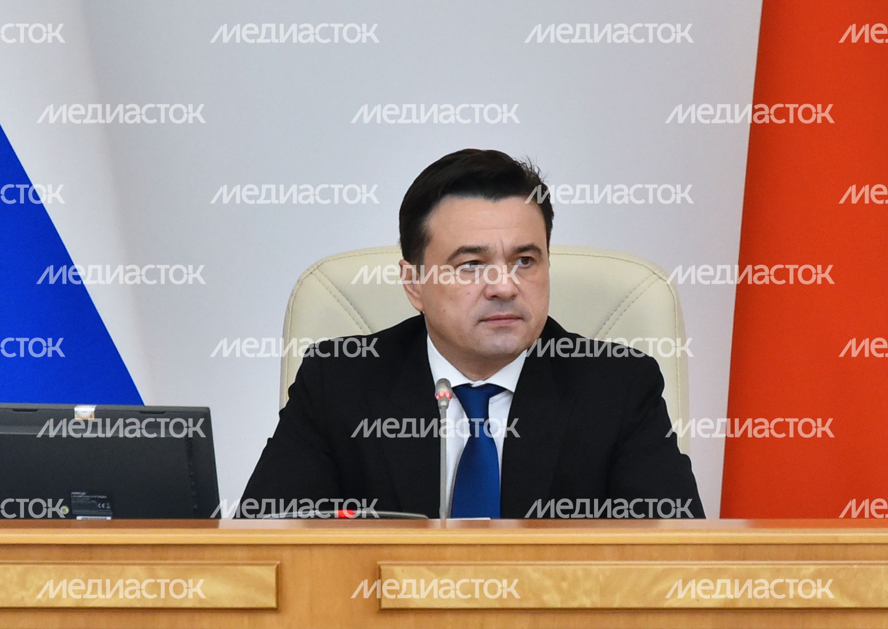 Губернатор Подмосковья провёл заседания правительства по вопросам ремонта и строительства дорог и ликвидации МУПов.