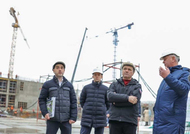 Андрей Воробьев проверил ход строительства Балашихинской областной больницы