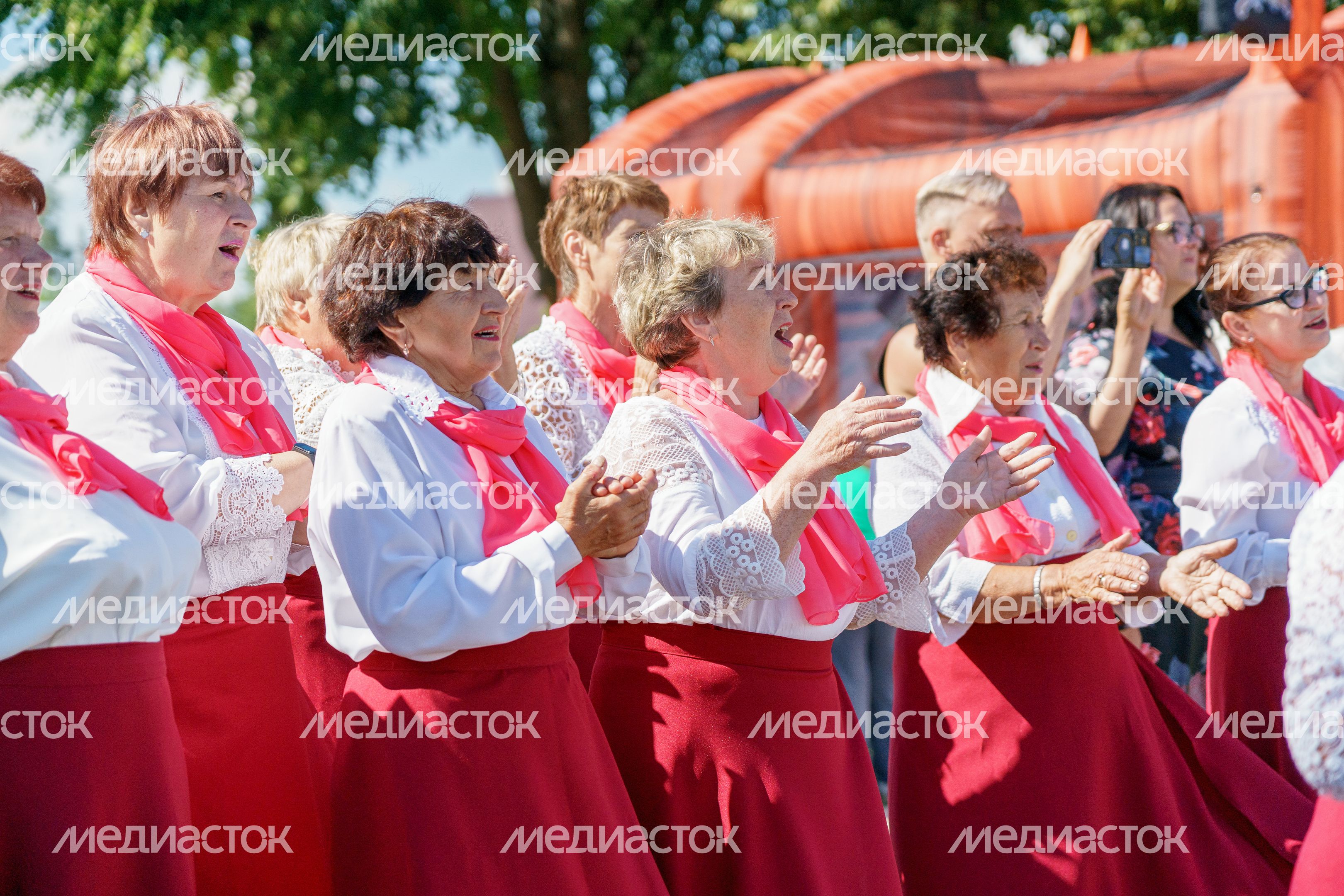 Фестиваль авторской керамики «ГжельФест» в селе Речицы Раменского округа Фестиваль авторской керамики «ГжельФест» в селе Речицы Раменского округа