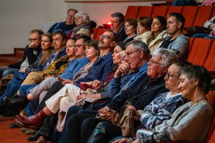 Зрители концерта «Я вижу даль твою, Россия…» к выставке «Саврасов и тишина» в музее «Новый Иерусалим» Истры