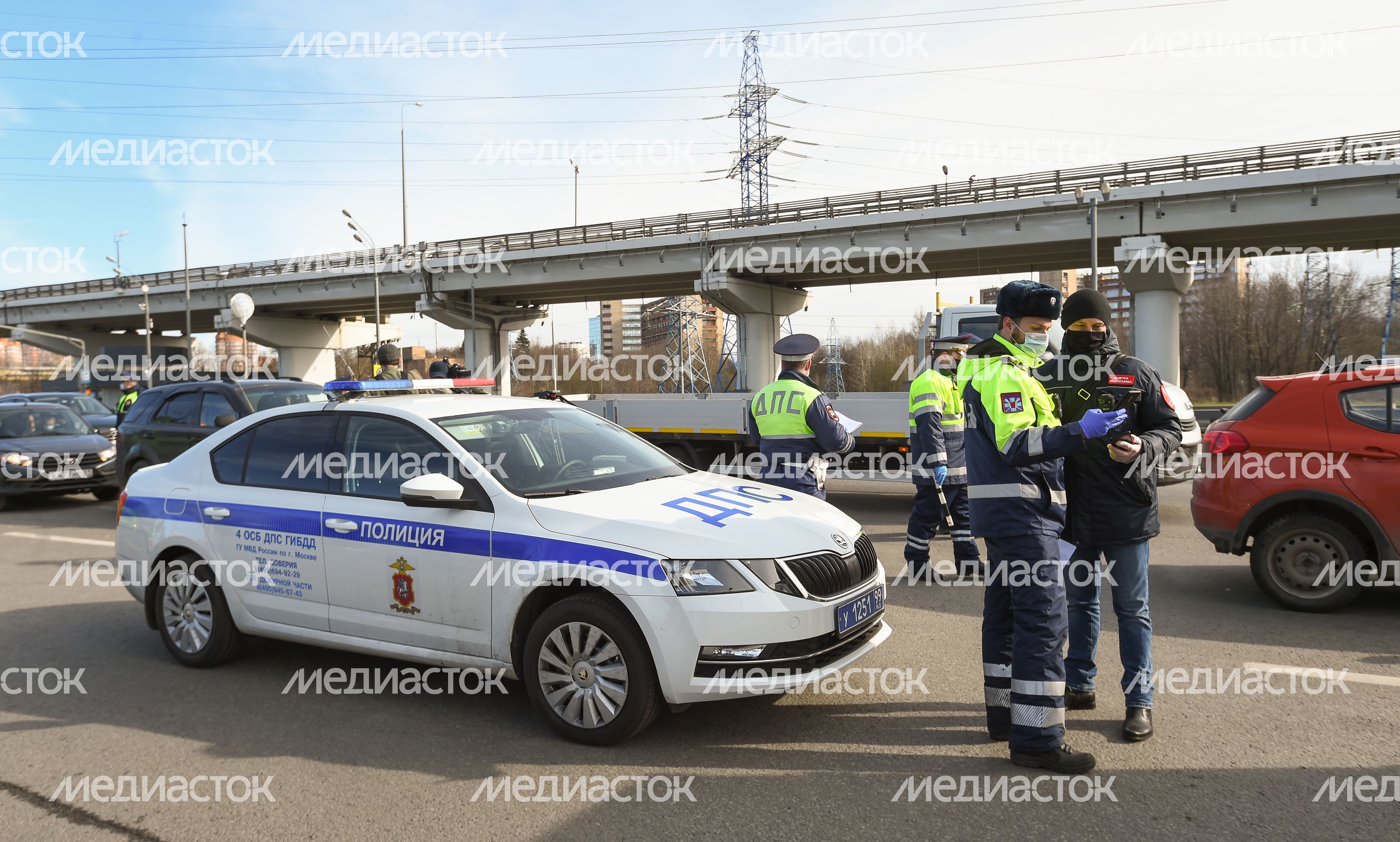 Проверка пропусков на въезде в Москву в период самоизоляции