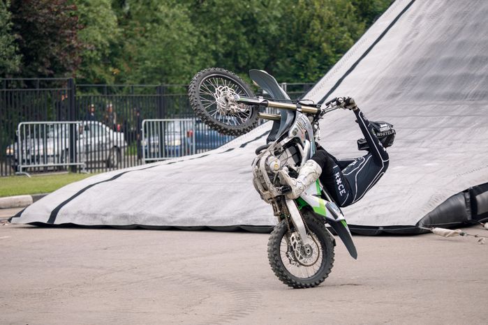 Шоу команды мотофристайла FMX13 в Лобне