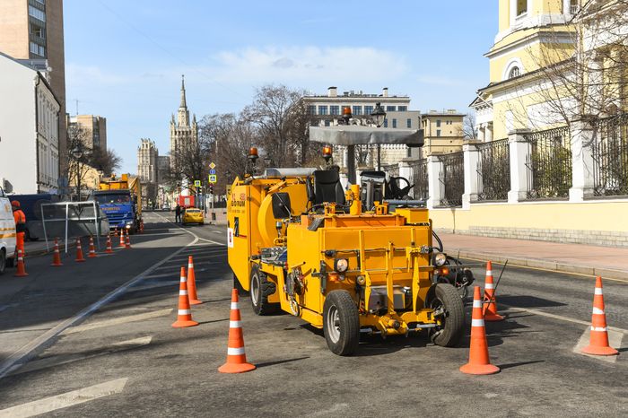 Нанесение дорожной разметки в Москве