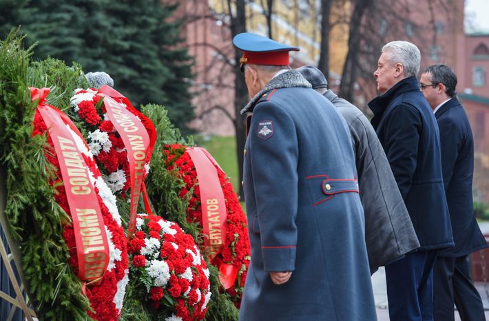 Торжественный марш в честь парада 1941 года на Красной площади в Москве