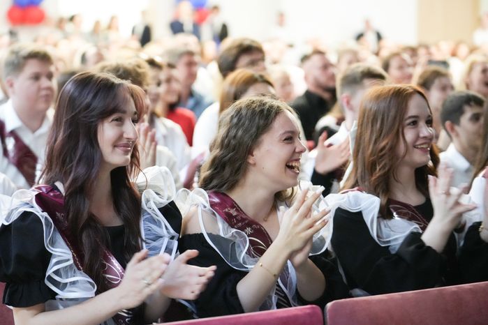 Последний звонок в мытищинском лицее №34