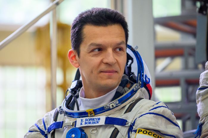 Член дублирующего экипажа космонавтов МКС-75 Константин Борисов на комплексной тренировке в Звездном городке
