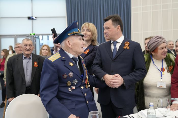 Губернатор поздравил ветеранов Великой  Отечественной войны с Днём Победы