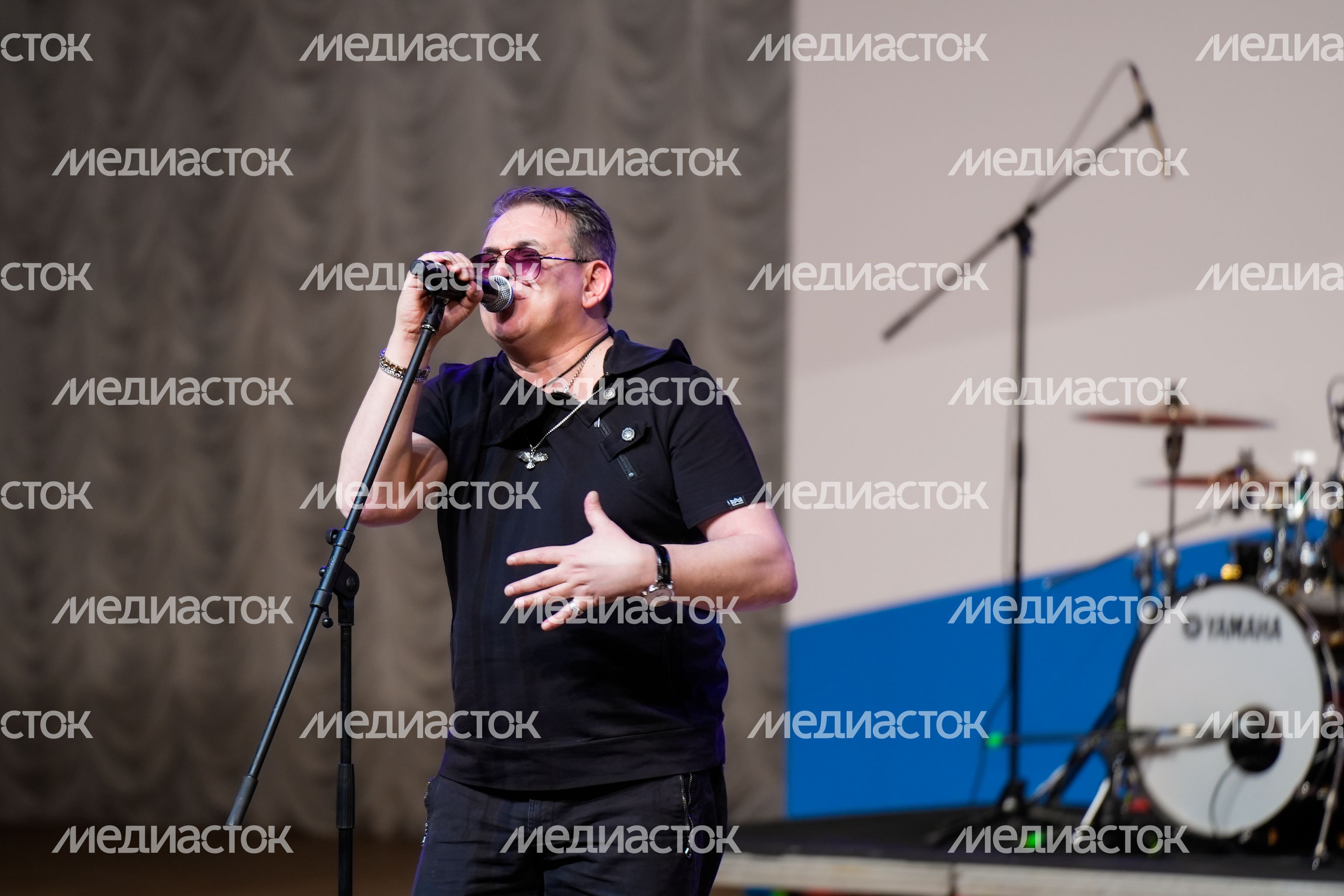 Группа "7Б" выступает перед гостями и участниками форума "На государственной службе" Группа "7Б" выступает перед гостями и участниками форума "На государственной службе"