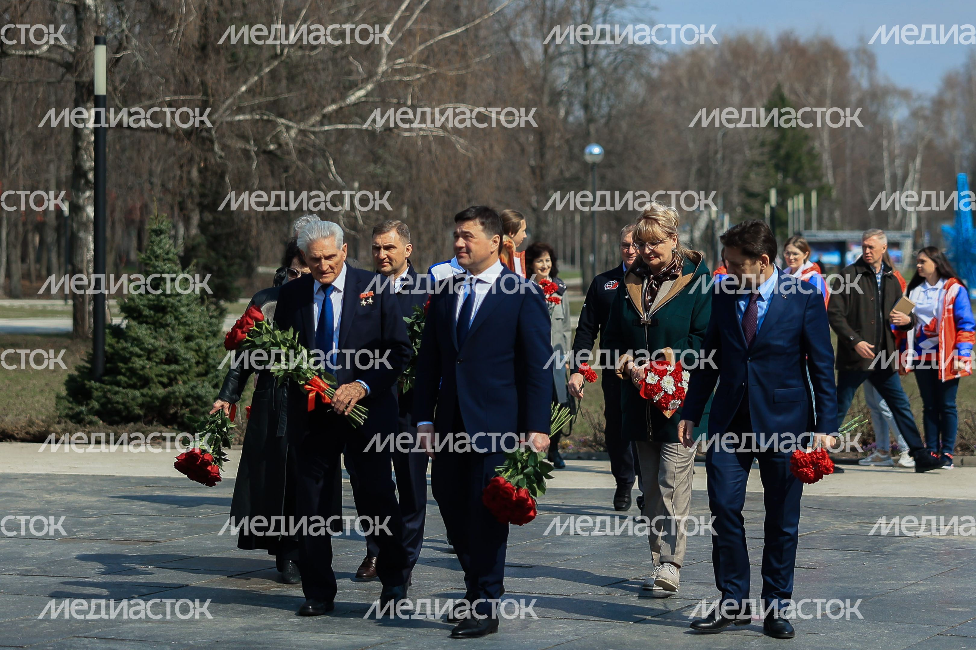 Посещение губернатором космонавта первого отряда