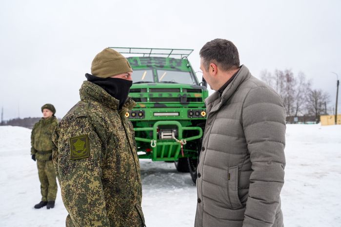 Бойцам СВО из Подмосковья передали медицинский вездеход-амфибию "Звезда"