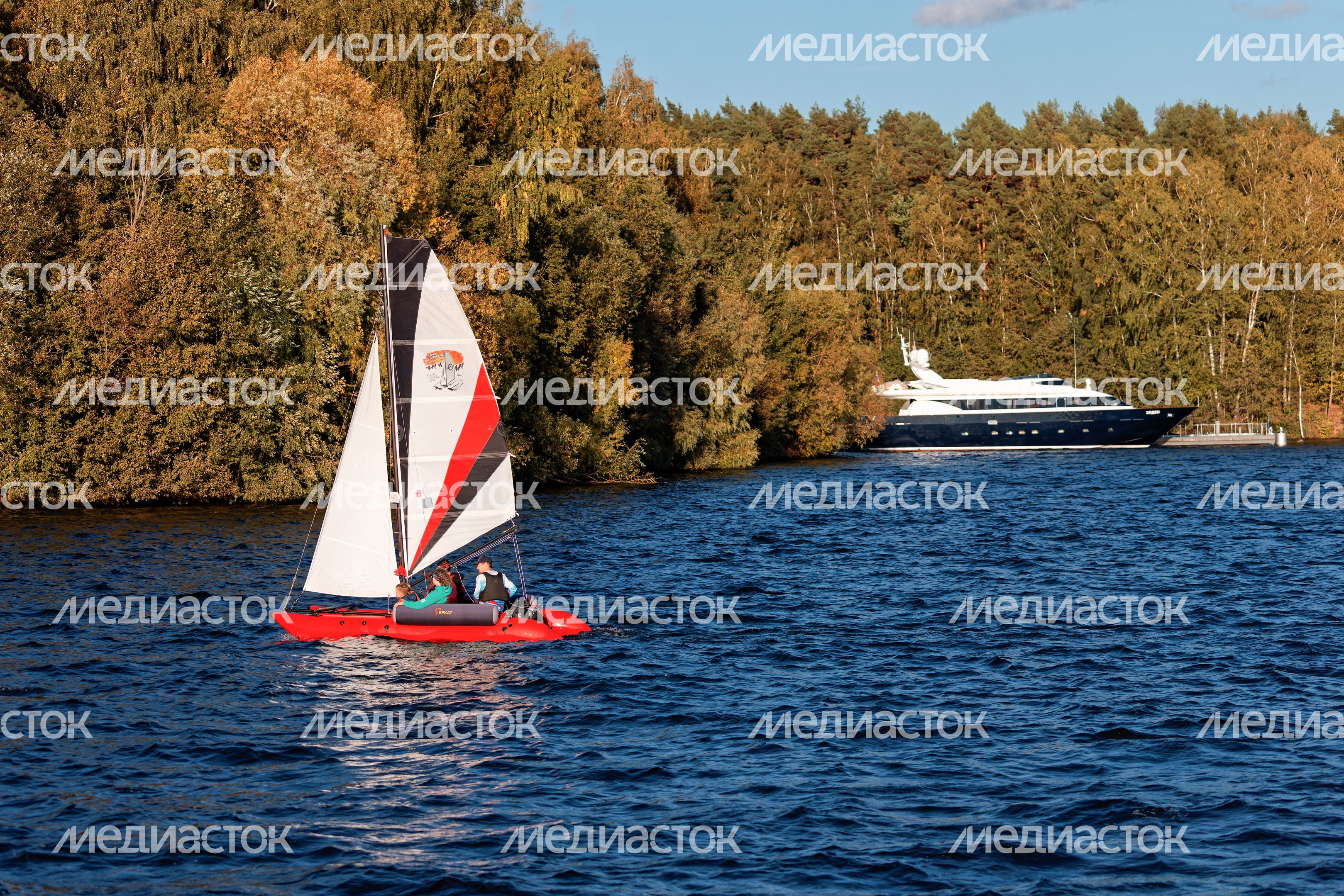 Международная парусная регата на Пироговском водохранилище Международная парусная регата на Пироговском водохранилище