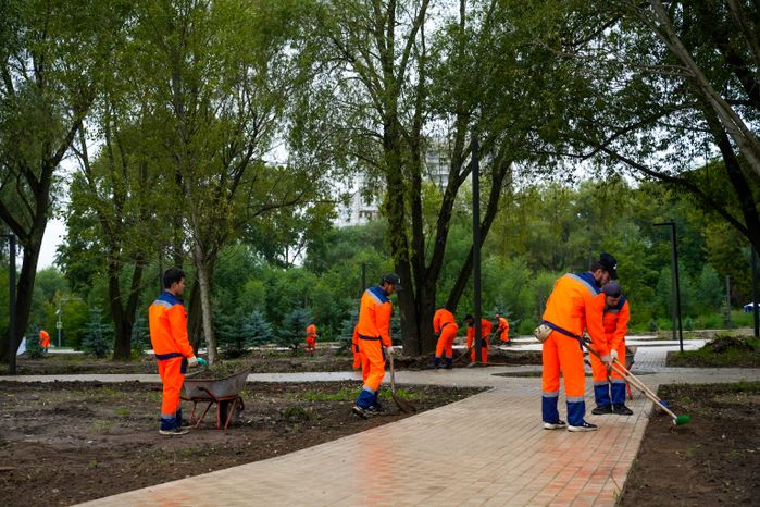 В Дзержинском завершается обновление сквера имени Громцева