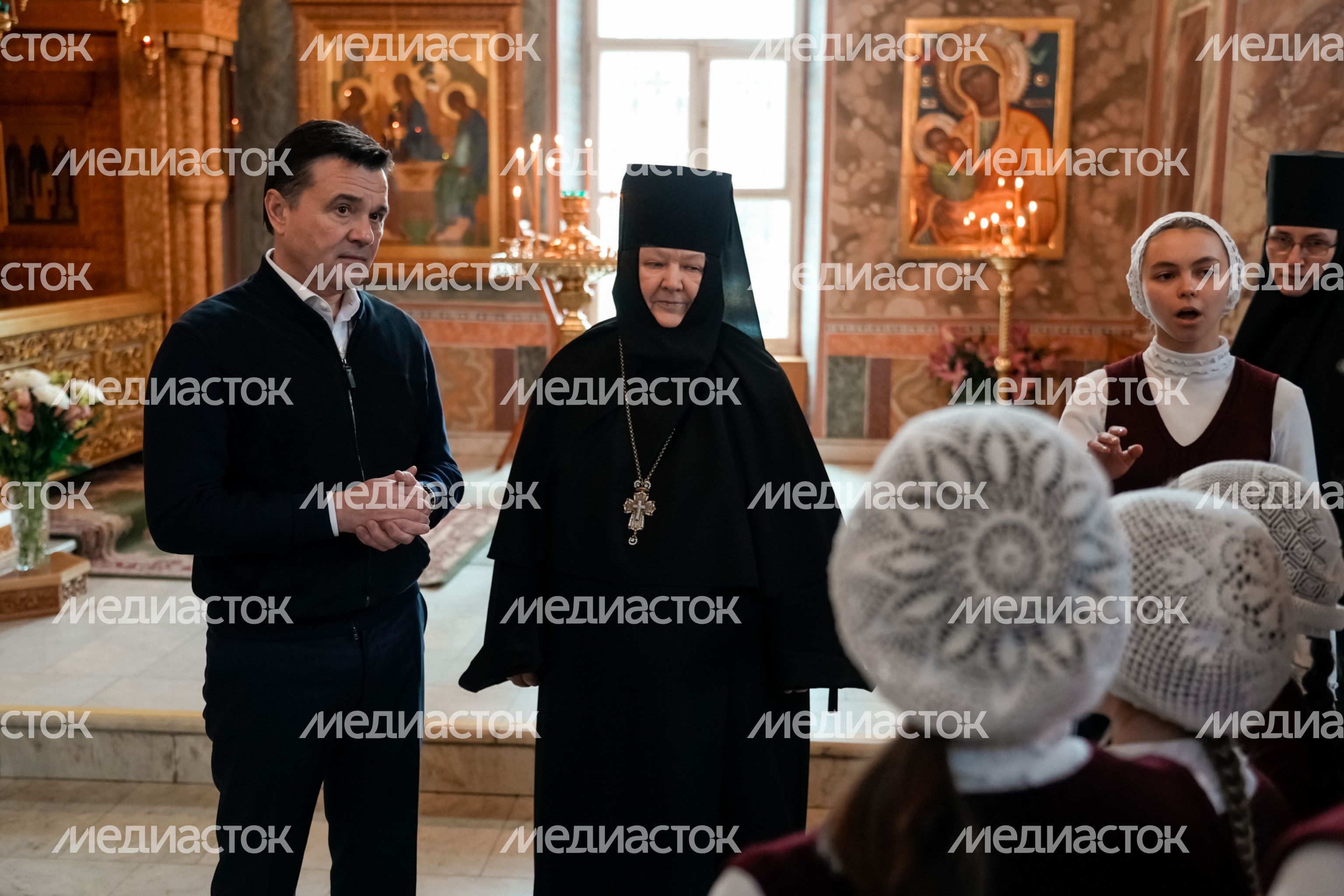 Андрей Воробьев навестил воспитанниц детского приюта-пансиона при Покровском Хотьковском женском монастыре Андрей Воробьев навестил воспитанниц детского приюта-пансиона при Покровском Хотьковском женском монастыре