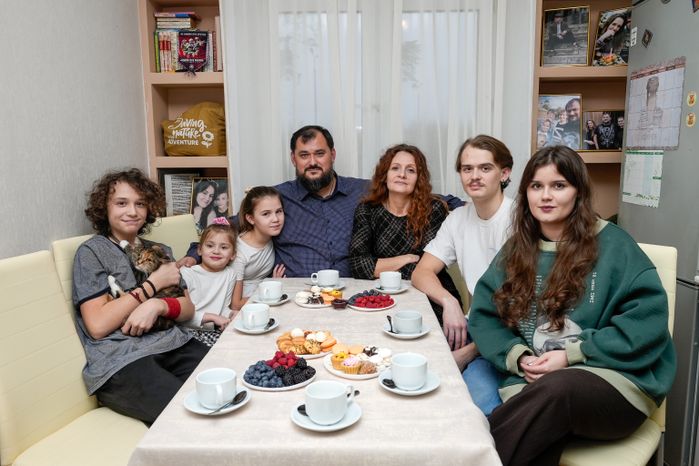 Многодетной семье Назыровых из Красногорска вручен орден "Родительская доблесть"