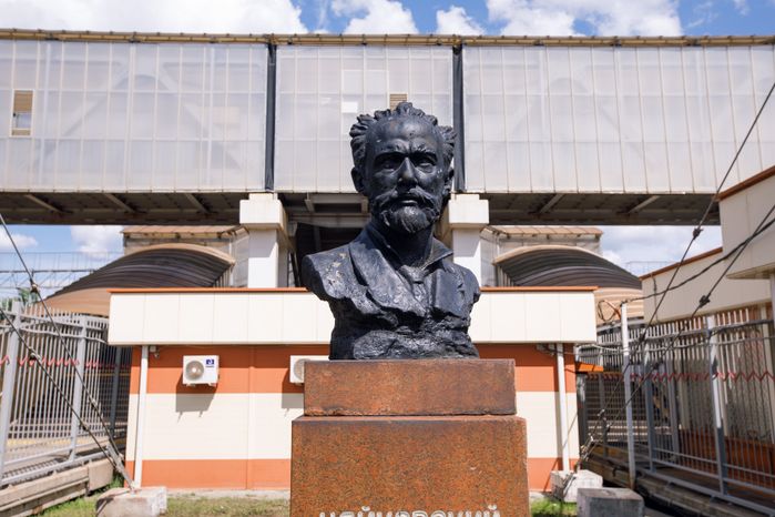 Памятники Чайковскому