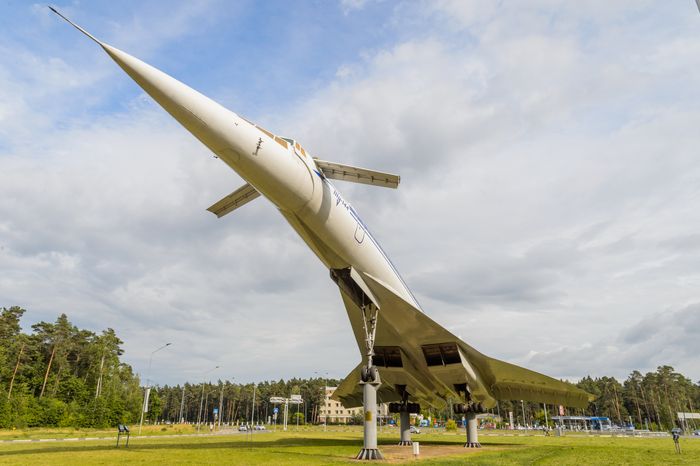 Памятник Ту-144