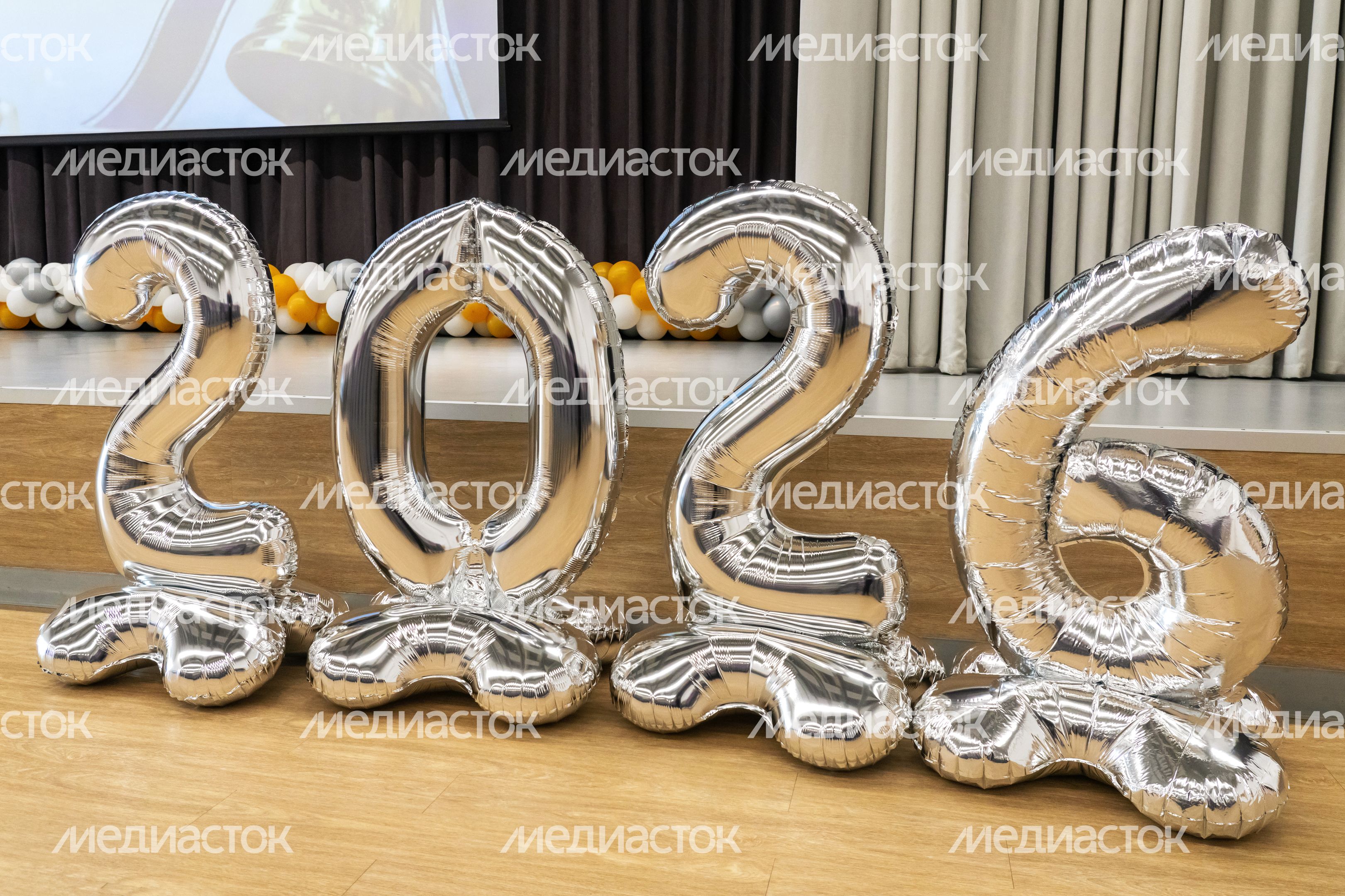 Последний звонок в школе №32 в Мытищах Последний звонок в школе №32 в Мытищах