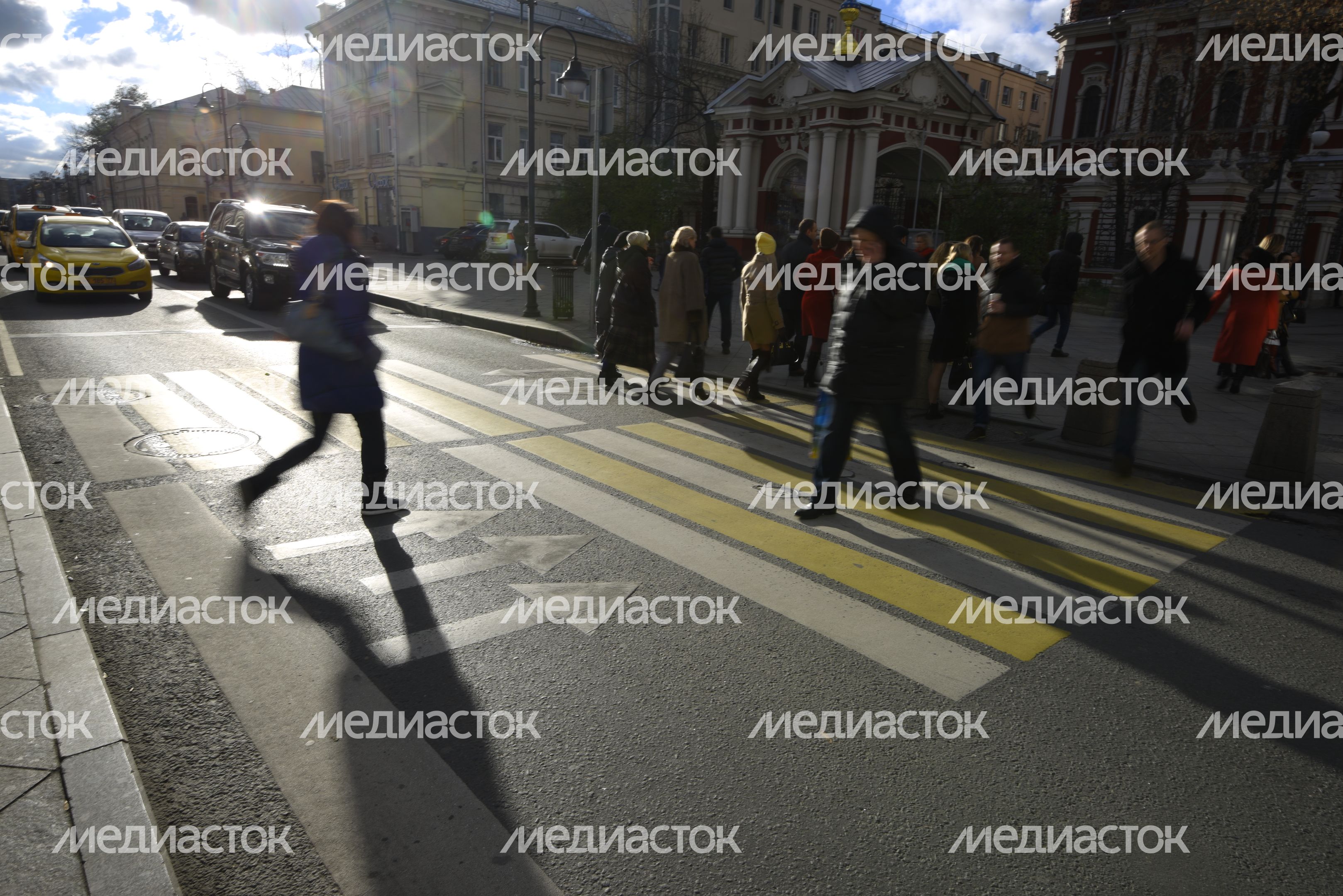 Двойной пешеходный переход на Пятницкой улице в Москве