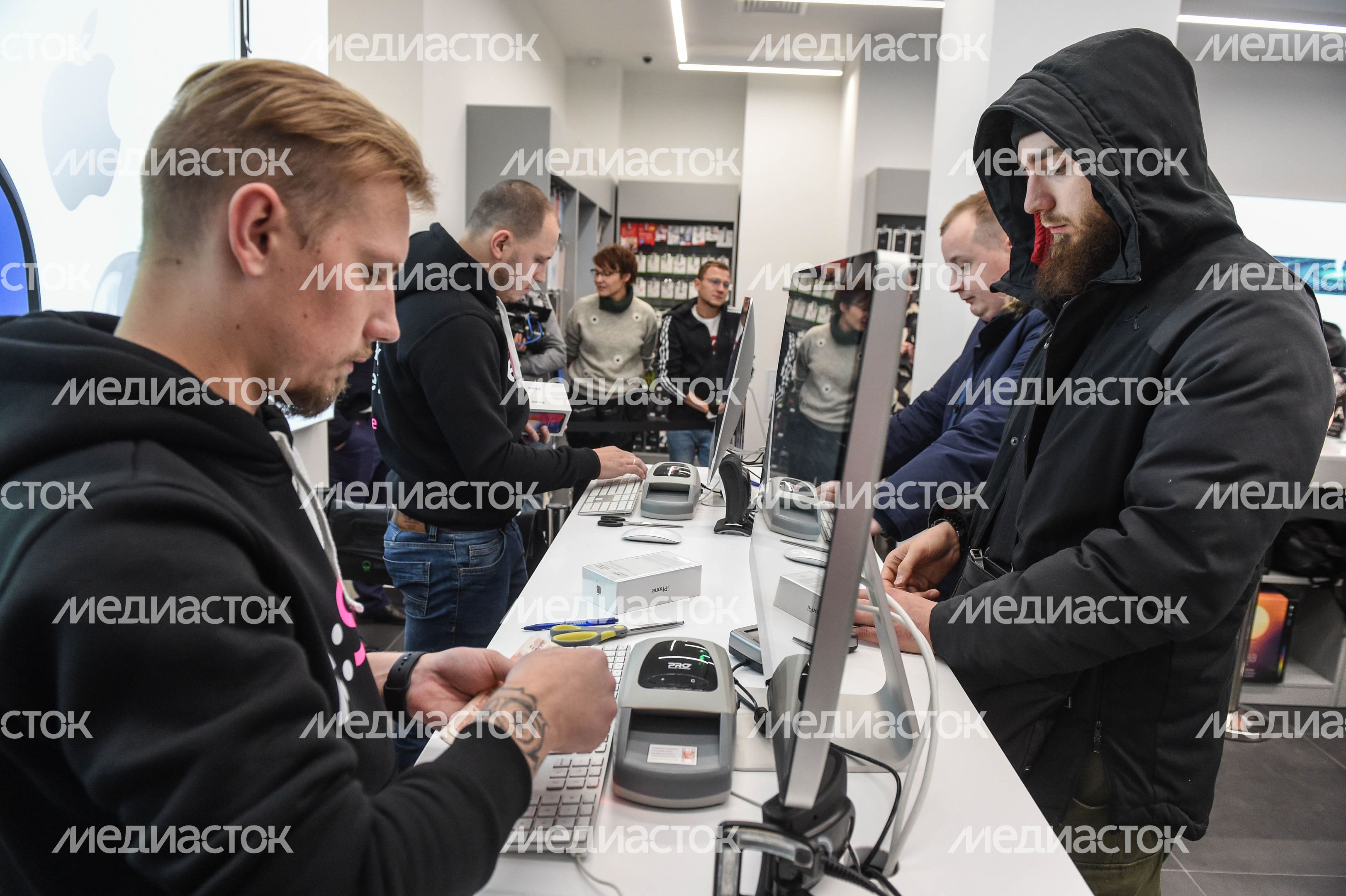 Старт продаж iPhone X в Москве