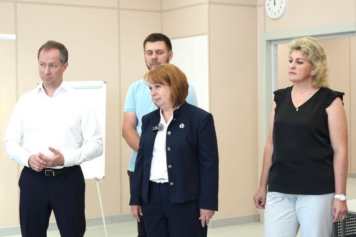 Роман Терюшков проверил готовность воспитательно-образовательного комплекса в Котельниках