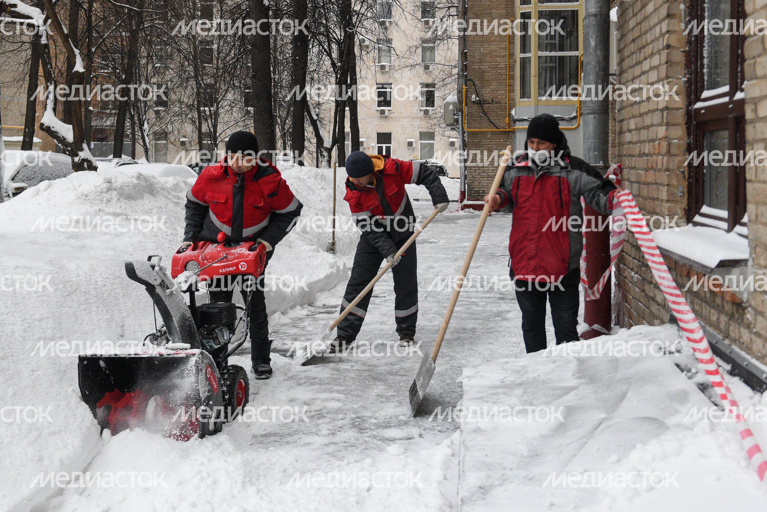 Уборка снега